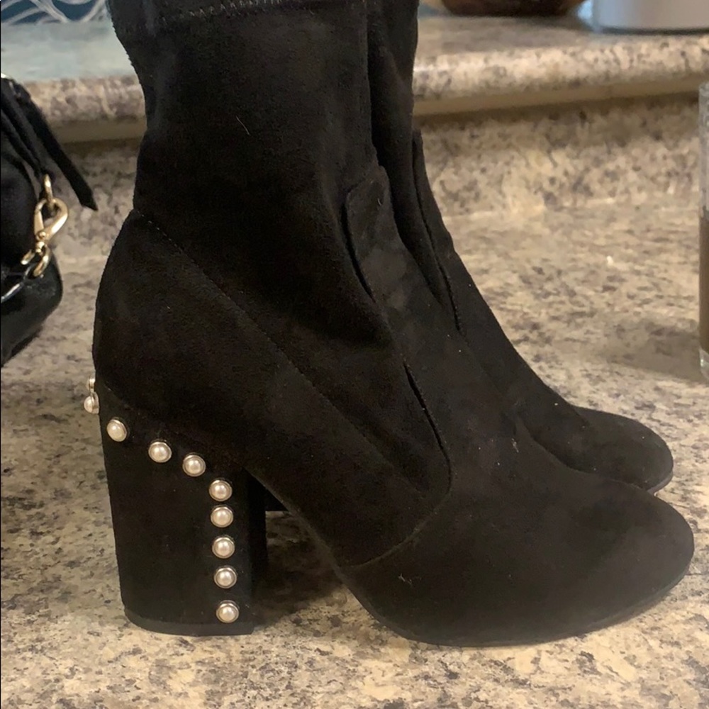 Steve Madden black pearl booties
